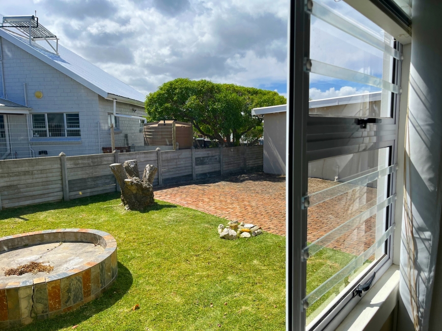 2 Bedroom Property for Sale in Struisbaai Western Cape